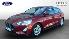 Röd (red) Begagnad 2018 Ford Focus Titanium Halvkombi | 139 000 kr (Lite dyr)