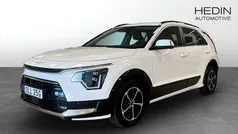 Vit (white) Begagnad 2022 Kia Niro SUV | 289 900 kr (Marknadspris)