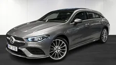 Mörkgrå (grey) Begagnad 2023 Mercedes CLA250e Shooting Brake AMG line Kombi | 359 900 kr (Marknadspris)