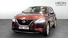 Mörkröd (red) Begagnad 2023 Nissan Qashqai Acenta SUV | 259 900 kr (Marknadspris)