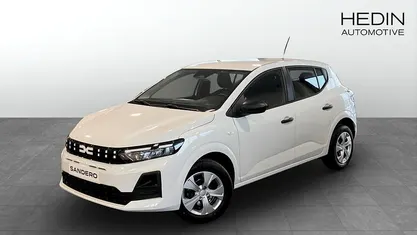Snövit Ny 2025 Dacia Sandero Essentiel Halvkombi | 199 900 kr (Marknadspris)