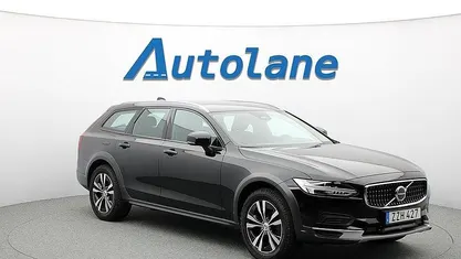 Svart Begagnad 2021 Volvo V90 CC Kombi | 309 900 kr (Marknadspris)