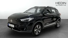 Svart (black) Begagnad 2022 MG ZS Luxury Sedan | 244 900 kr (Superpris)