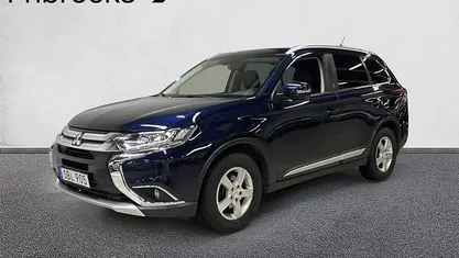 Blå Begagnad 2016 Mitsubishi Outlander SUV | 172 900 kr (Marknadspris)