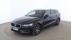 Svart Begagnad 2018 Volvo V60 Momentum Kombi | 262 000 kr (Marknadspris)