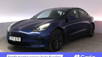 Begagnad Tesla Model 3 Standard Range Plus 239 kW (325 HK) 2021 Blå Sedan