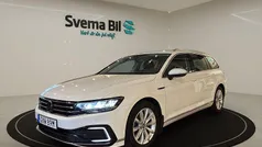 Pure white Begagnad 2021 VW Passat Sportline Kombi | 244 900 kr (Marknadspris)