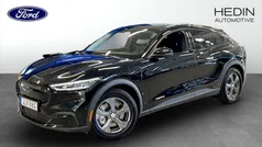 Svart (black) Begagnad 2021 Ford Mustang Mach-E Standard Range SUV | 339 900 kr (Bra pris)