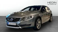 Grå (grey) Begagnad 2015 Volvo V60 CC Kombi | 180 000 kr (Marknadspris)