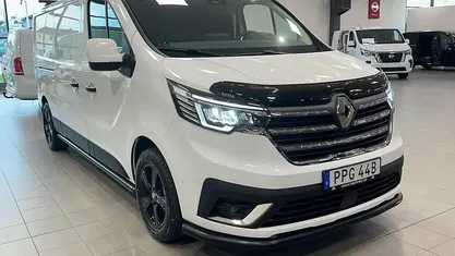 Begagnad Renault Trafic 150 HK (110 kW) 2023 Minibuss
