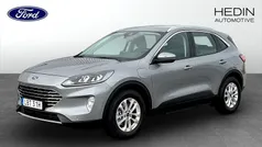 Grå (grey) Begagnad 2021 Ford Kuga Titanium SUV | 249 900 kr (Marknadspris)