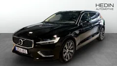 Svart (black) Begagnad 2022 Volvo V60 Kombi | 374 900 kr (Marknadspris)