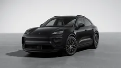 Svart Ny 2024 Porsche Macan Performance Package SUV | 1 139 000 kr (Marknadspris)