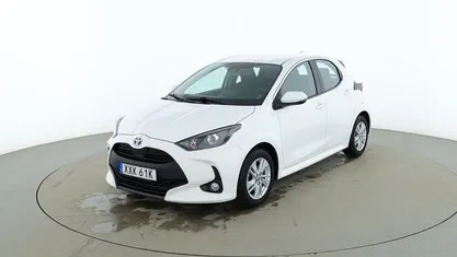 Begagnad 2022 Toyota Yaris Hybrid Comfort Sedan | 219 000 kr (Marknadspris)