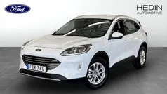 Frozen white Begagnad 2023 Ford Kuga Titanium SUV | 299 900 kr (Marknadspris)