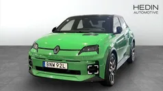 Grön (green) Ny 2025 Renault R5 Techno Halvkombi | 425 700 kr (Marknadspris)