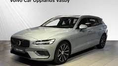 Grå Begagnad 2024 Volvo V60 Plus Kombi | 489 000 kr (Marknadspris)