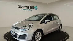 Silvermetallic Begagnad 2014 Kia Rio Halvkombi | 64 900 kr (Bra pris)