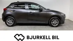 Grå Begagnad 2022 Mazda 2 Sky Halvkombi | 174 900 kr (Marknadspris)