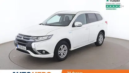 Vit Begagnad 2016 Mitsubishi Outlander P-HEV SUV | 178 000 kr (Bra pris)