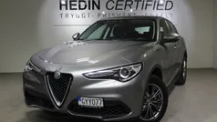 Grå Begagnad 2017 Alfa Romeo Stelvio Super SUV | 279 900 kr (Marknadspris)