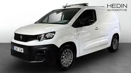 Vit Begagnad 2023 Peugeot E-Partner Minibuss | 269 900 kr (Superpris)