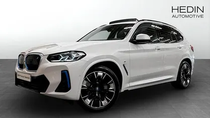 Vit Begagnad 2022 BMW iX3 M Sport SUV | 478 700 kr (Marknadspris)