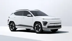 Engine red solid Ny 2025 Hyundai Kona Essential SUV | 419 895 kr (Marknadspris)