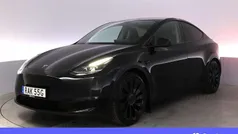 Svart Begagnad 2023 Tesla Model Y Performance SUV | 489 900 kr (Marknadspris)