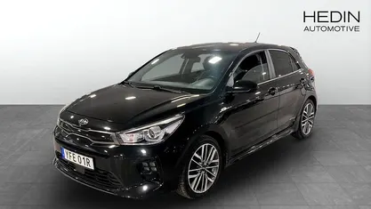 Begagnad Kia Rio GT-Line 120 HK (88 kW) 2019 Svart Halvkombi