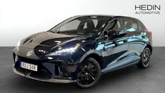 Svart (black) Begagnad 2022 MG MG4 EV Halvkombi | 259 900 kr