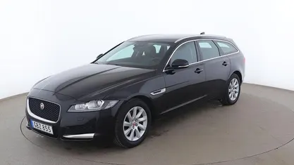 Svart Begagnad 2018 Jaguar XF Sedan | 177 000 kr