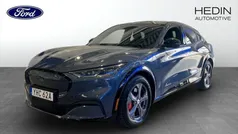 Blå (blue) Begagnad 2021 Ford Mustang Mach-E ST SUV | 359 900 kr (Marknadspris)