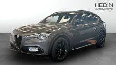 Grå (grey) Begagnad 2021 Alfa Romeo Stelvio Veloce SUV | 379 900 kr (Marknadspris)