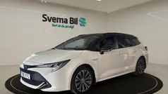 Vit Begagnad 2020 Toyota Corolla Hybrid Executive Kombi | 269 900 kr (Marknadspris)