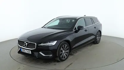 Svart Begagnad 2021 Volvo V60 Inscription Kombi | 295 000 kr (Bra pris)