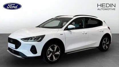 Vit (white) Begagnad 2024 Ford Focus Active Halvkombi | 209 900 kr (Marknadspris)