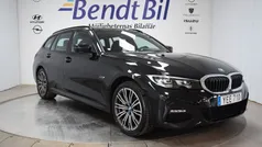 Svart Begagnad 2021 BMW 330e M Sport Kombi | 349 500 kr (Marknadspris)