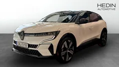 Vit (white) Begagnad 2023 Renault Mégane Iconic Halvkombi | 339 800 kr (Marknadspris)