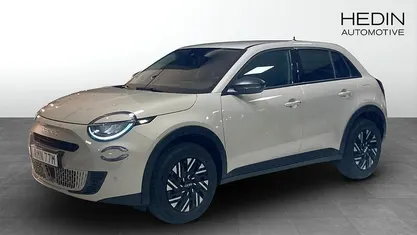 Begagnad 2025 Fiat 600 Lounge SUV | 297 800 kr (Marknadspris)