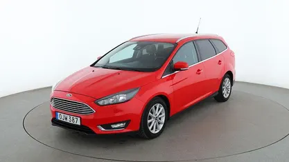 Röd Begagnad 2016 Ford Focus Titanium Kombi | 81 000 kr (Marknadspris)