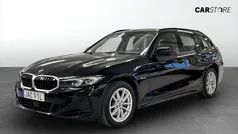 Svart Begagnad 2023 BMW 330e M Sport Kombi | 339 900 kr (Marknadspris)