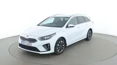 Vit Begagnad 2021 Kia Ceed Advance Kombi | 214 000 kr (Marknadspris)
