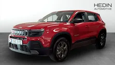 Röd (red) Ny 2025 Jeep Avenger Longitude SUV | 329 900 kr (Marknadspris)