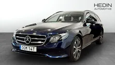 Mörkblå (blue) Begagnad 2019 Mercedes E300 Kombi | 338 900 kr (Marknadspris)