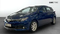 Mörkblå (blue) Begagnad 2015 Toyota Auris Halvkombi | 109 900 kr (Bra pris)