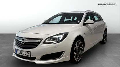 Begagnad Opel Insignia 250 HK (183 kW) 2016 Vit Kombi