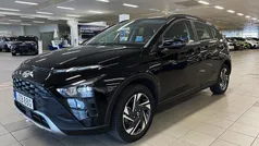 Svart Begagnad 2022 Hyundai Bayon Essential SUV | 169 800 kr (Marknadspris)