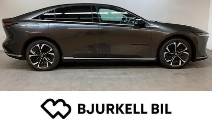 Crystal white pearl mica (34k) Ny 2025 Mazda 6e Takumi-Line Sedan | 464 900 kr (Marknadspris)