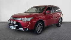 Mörkröd Begagnad 2014 Mitsubishi Outlander SUV | 129 900 kr (Marknadspris)